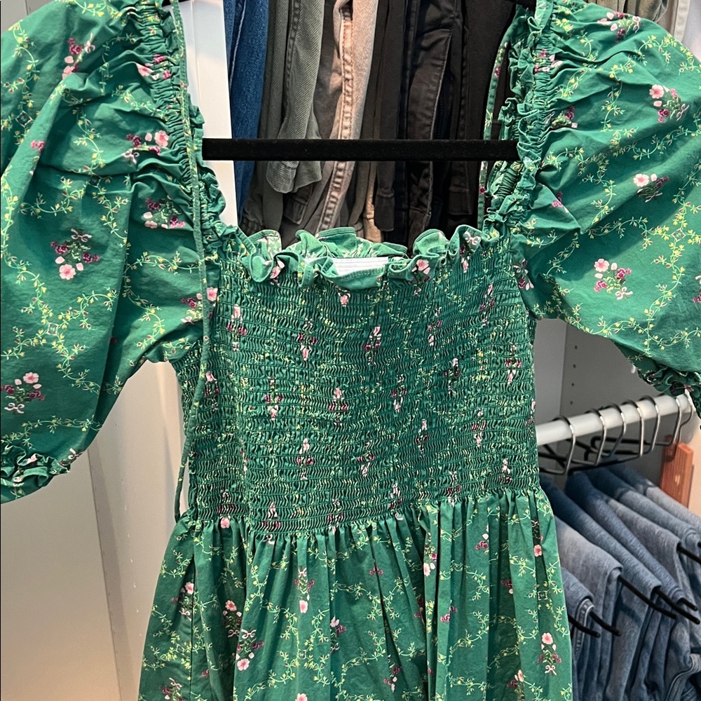 Green Floral Puff-Sleeve Dress